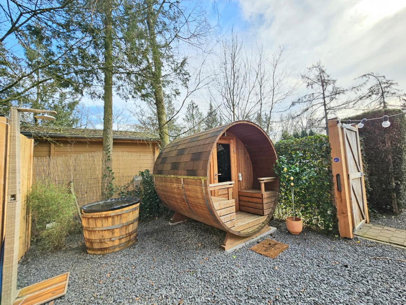 With Private Sauna On The Veluwe With Cold Water Tub Bath * Putten